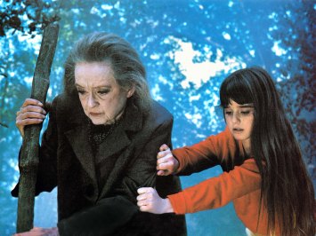 09 John Hough - The watcher in the woods